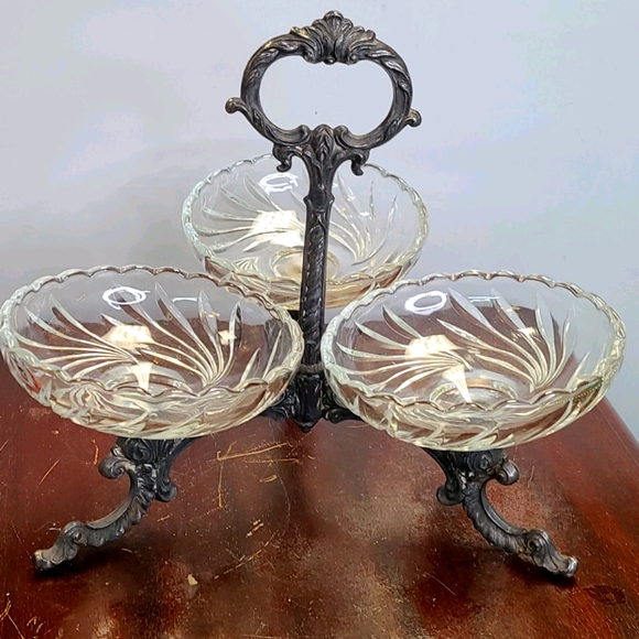 Vintage 3 section candy dish with a handle